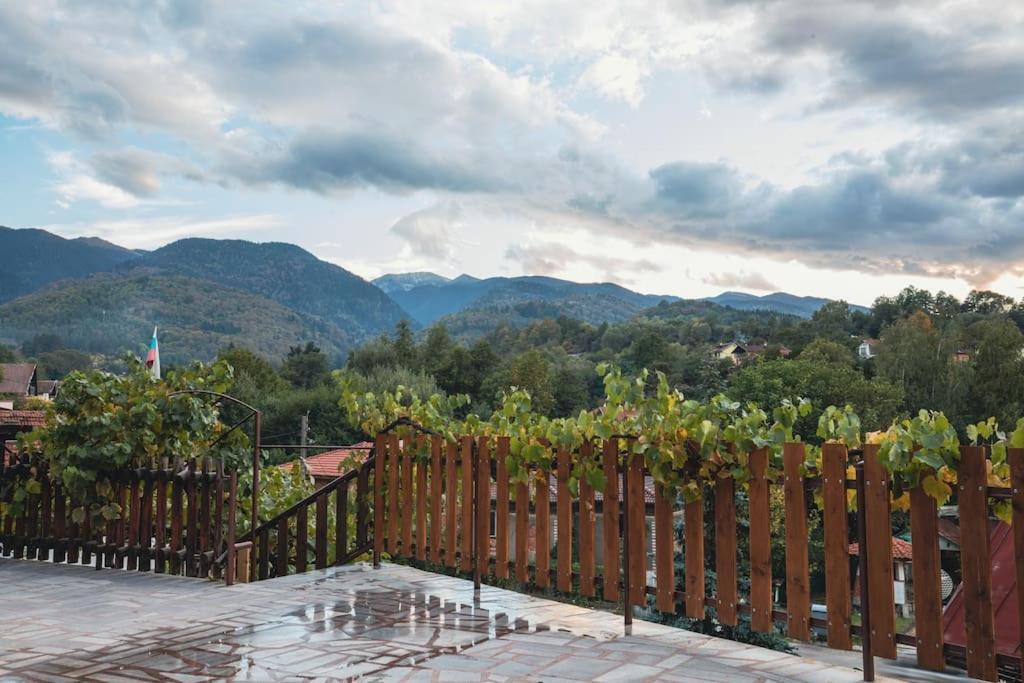 Duvaro Guesthouse Raduil المظهر الخارجي الصورة